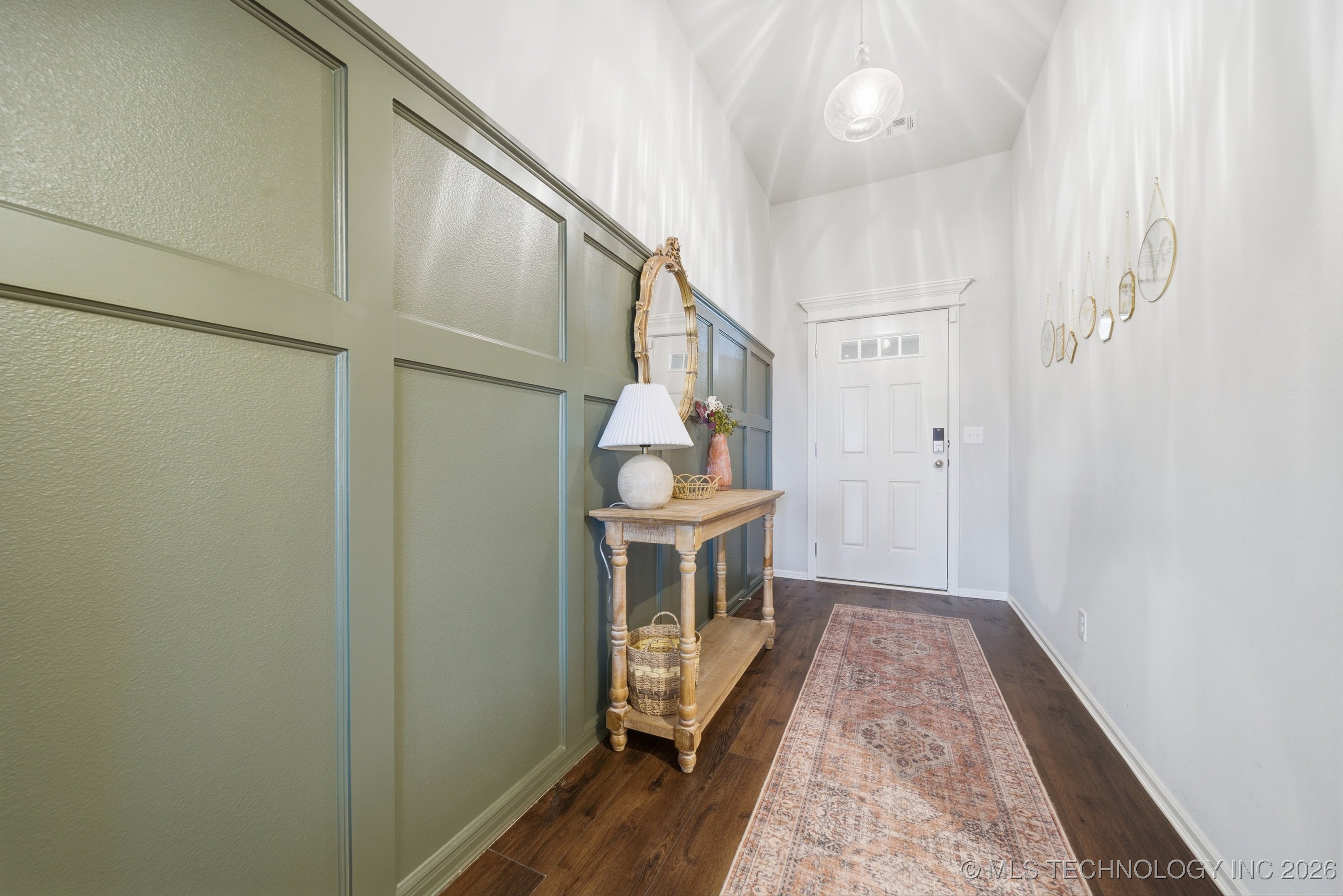 7221 S Hemlock Avenue Property Photo 7