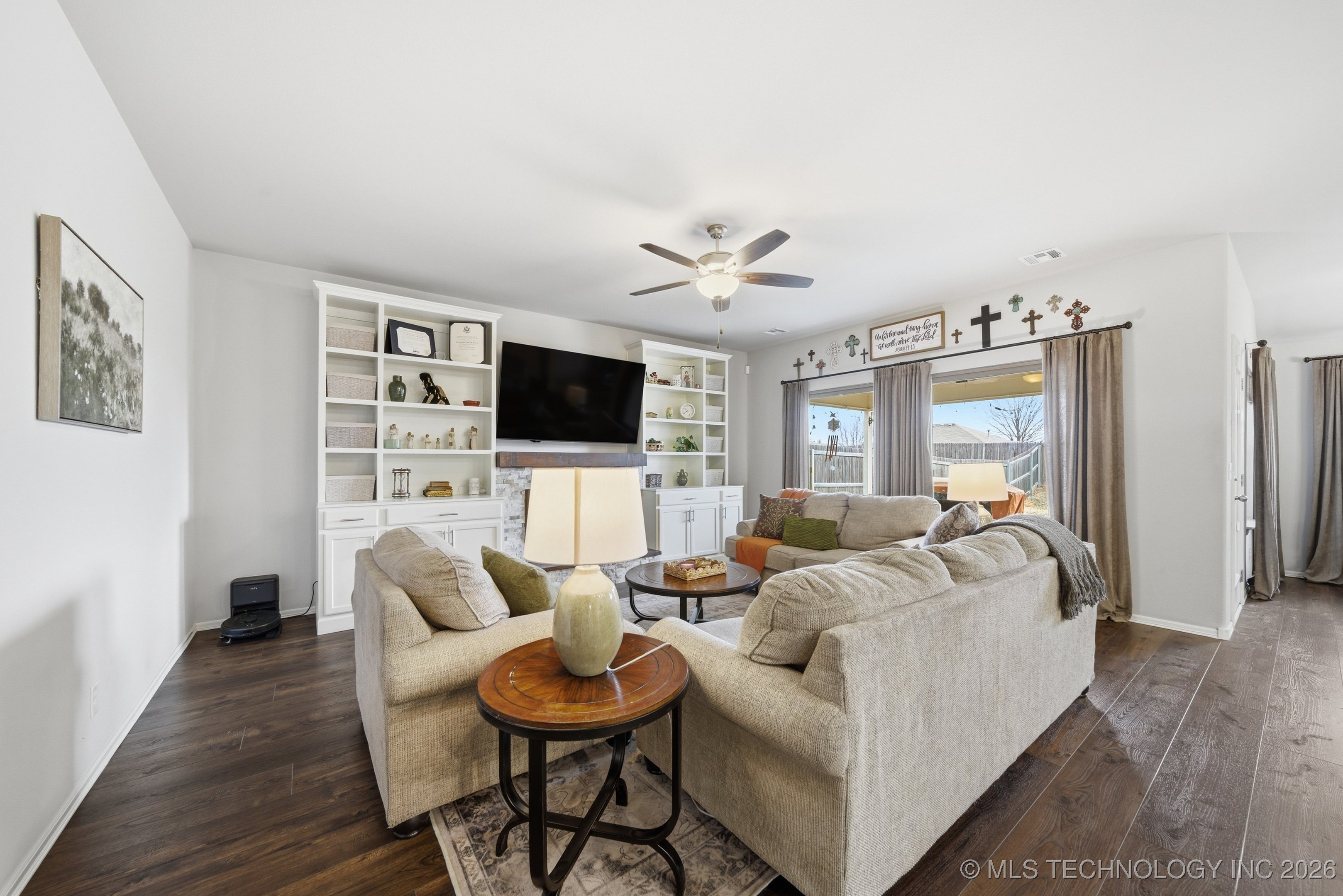 7221 S Hemlock Avenue Property Photo 9