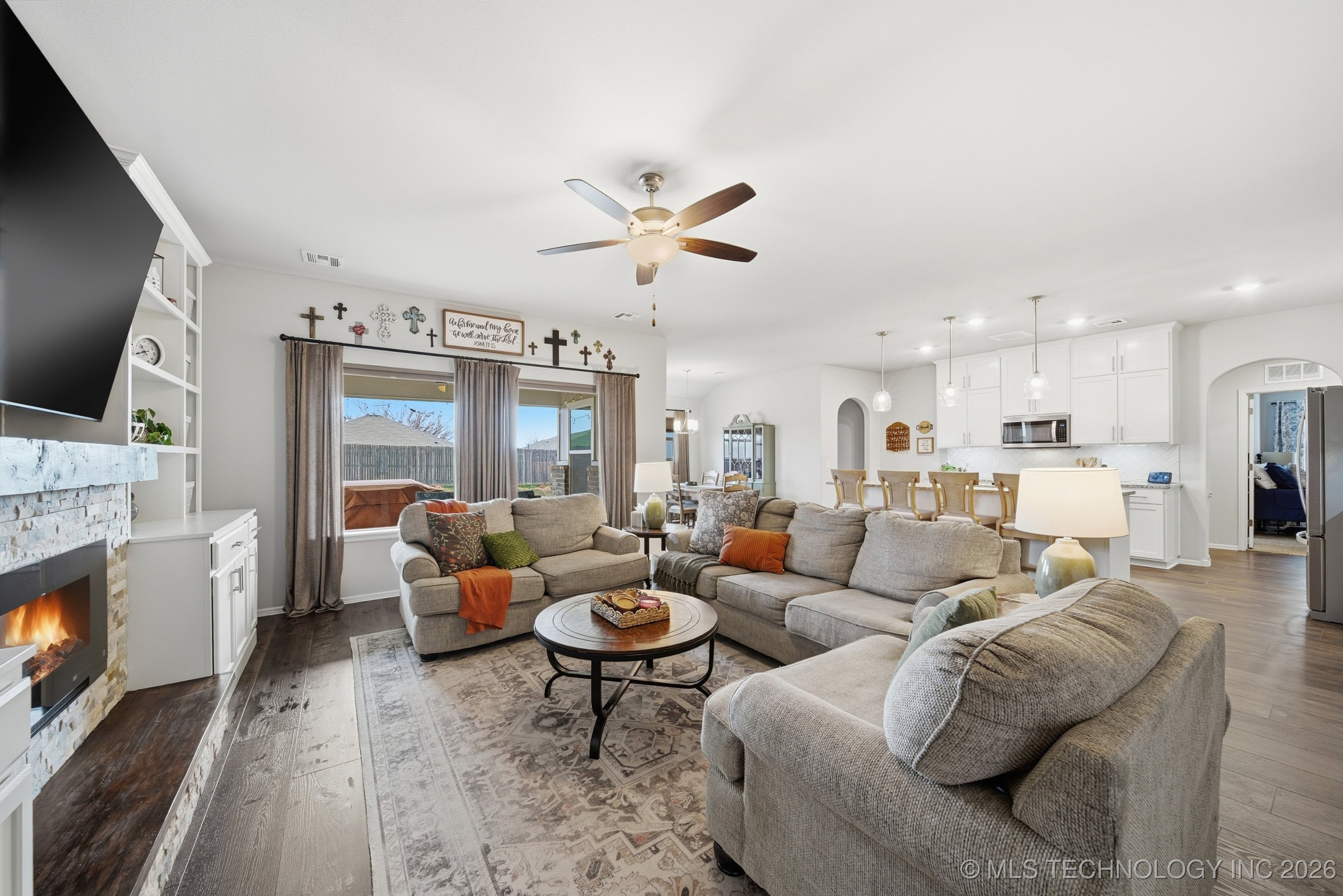 7221 S Hemlock Avenue Property Photo 12