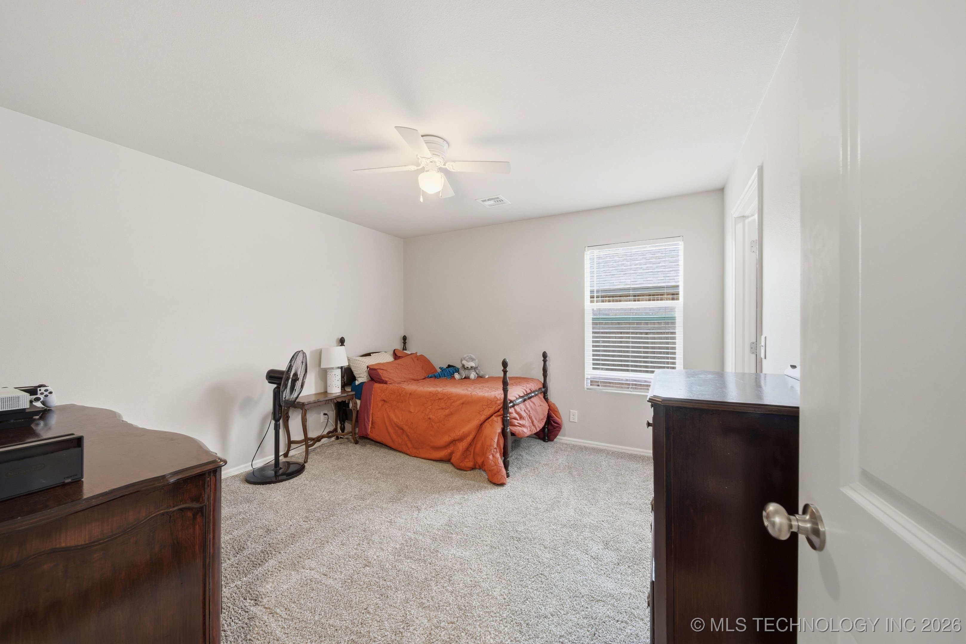 7221 S Hemlock Avenue Property Photo 28