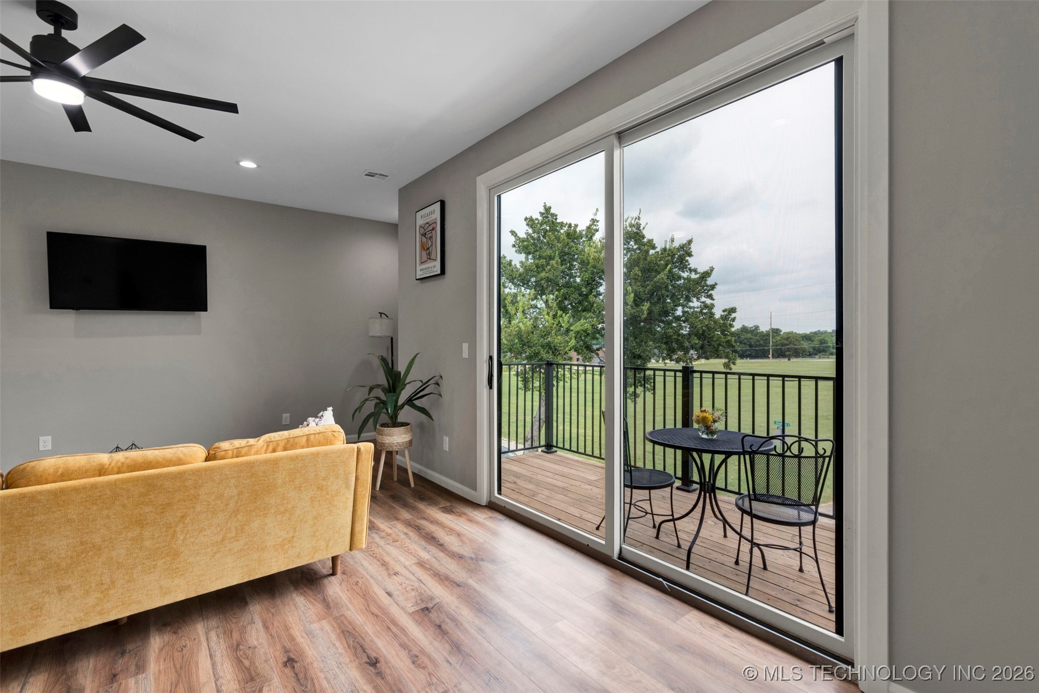 726 E Tecumseh Street Property Photo 6