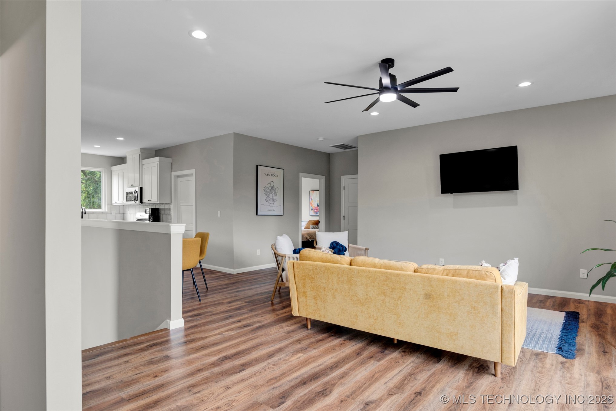 726 E Tecumseh Street Property Photo 8