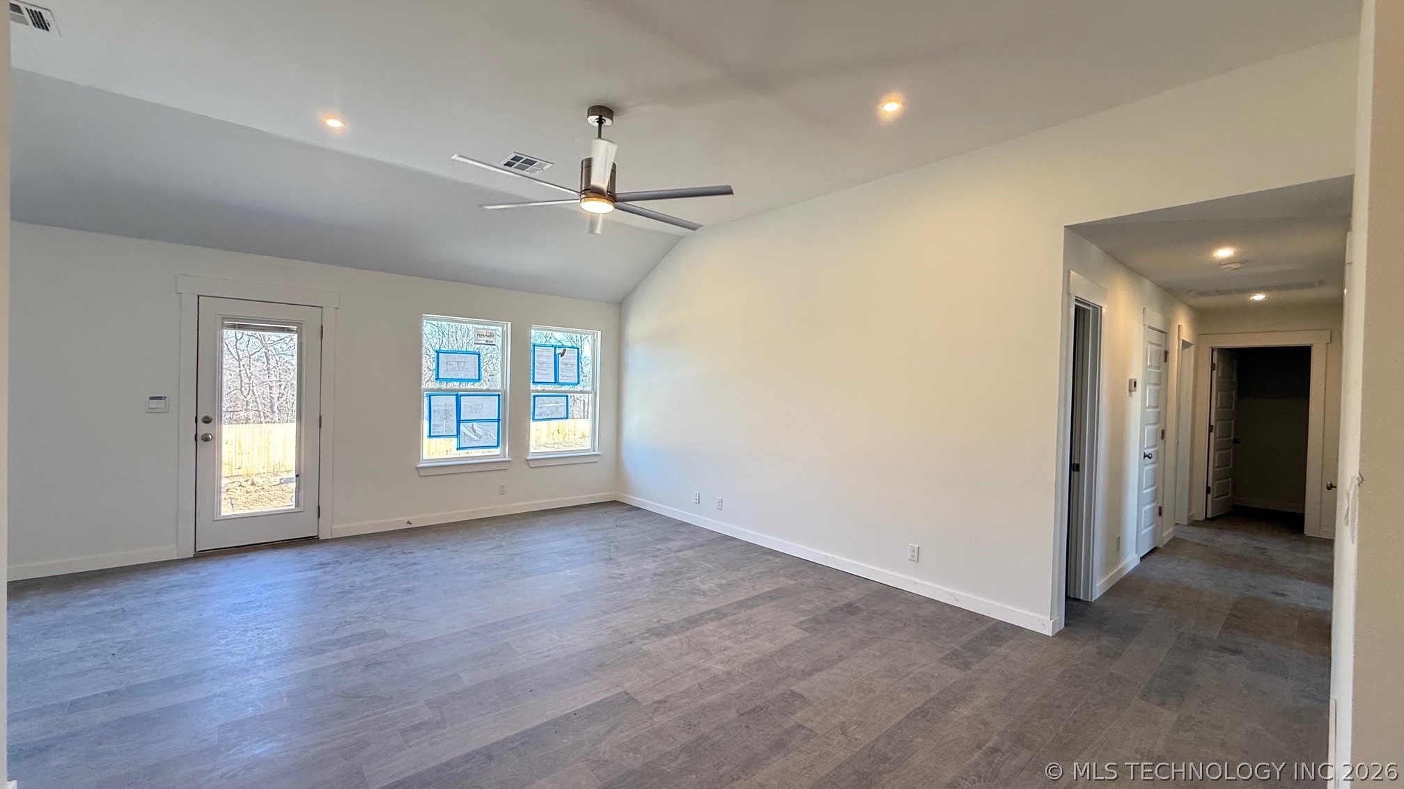 15027 S Poplar Place Property Photo 3