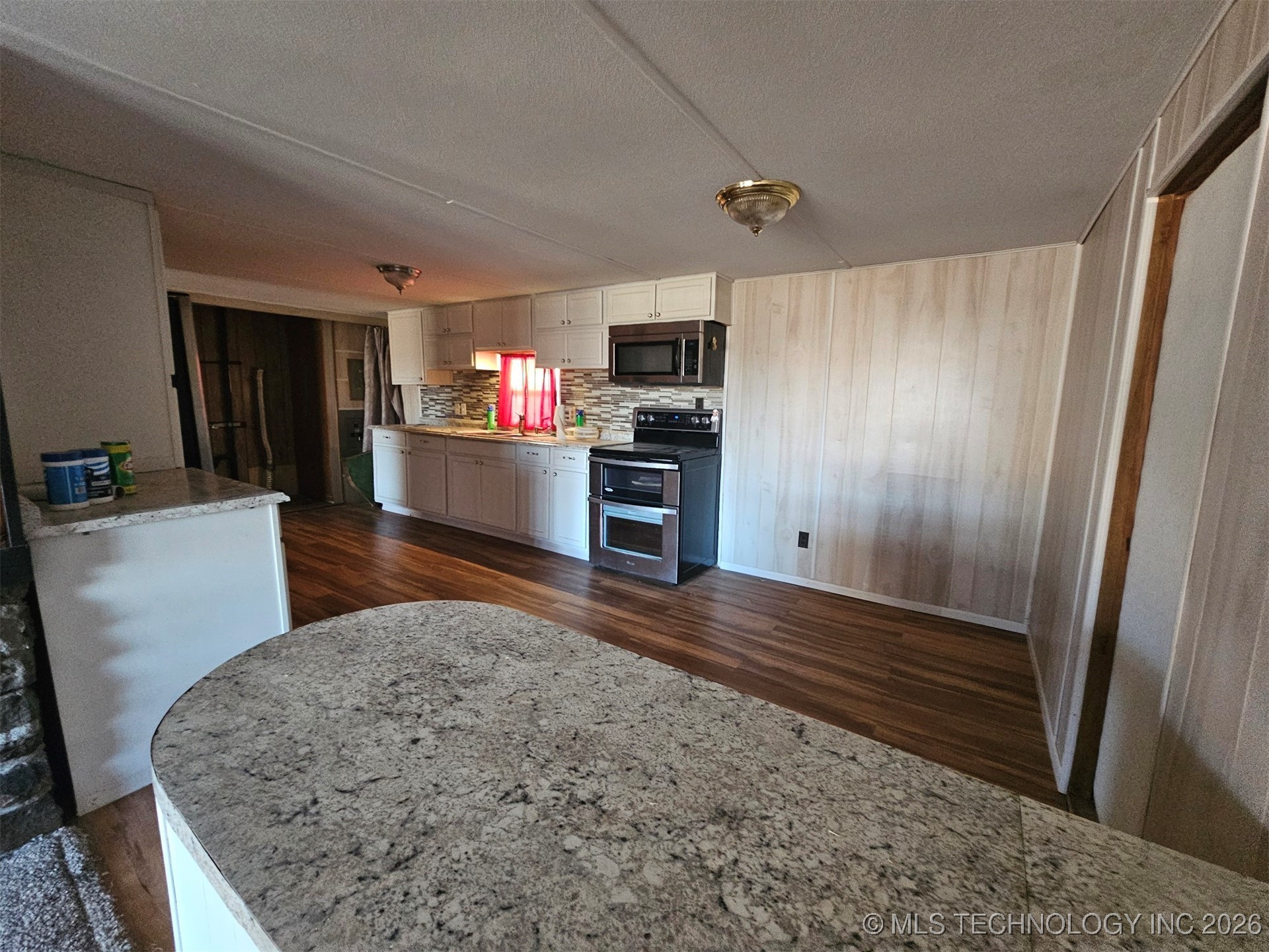 20601 Coffee Hollow Road Property Photo 3