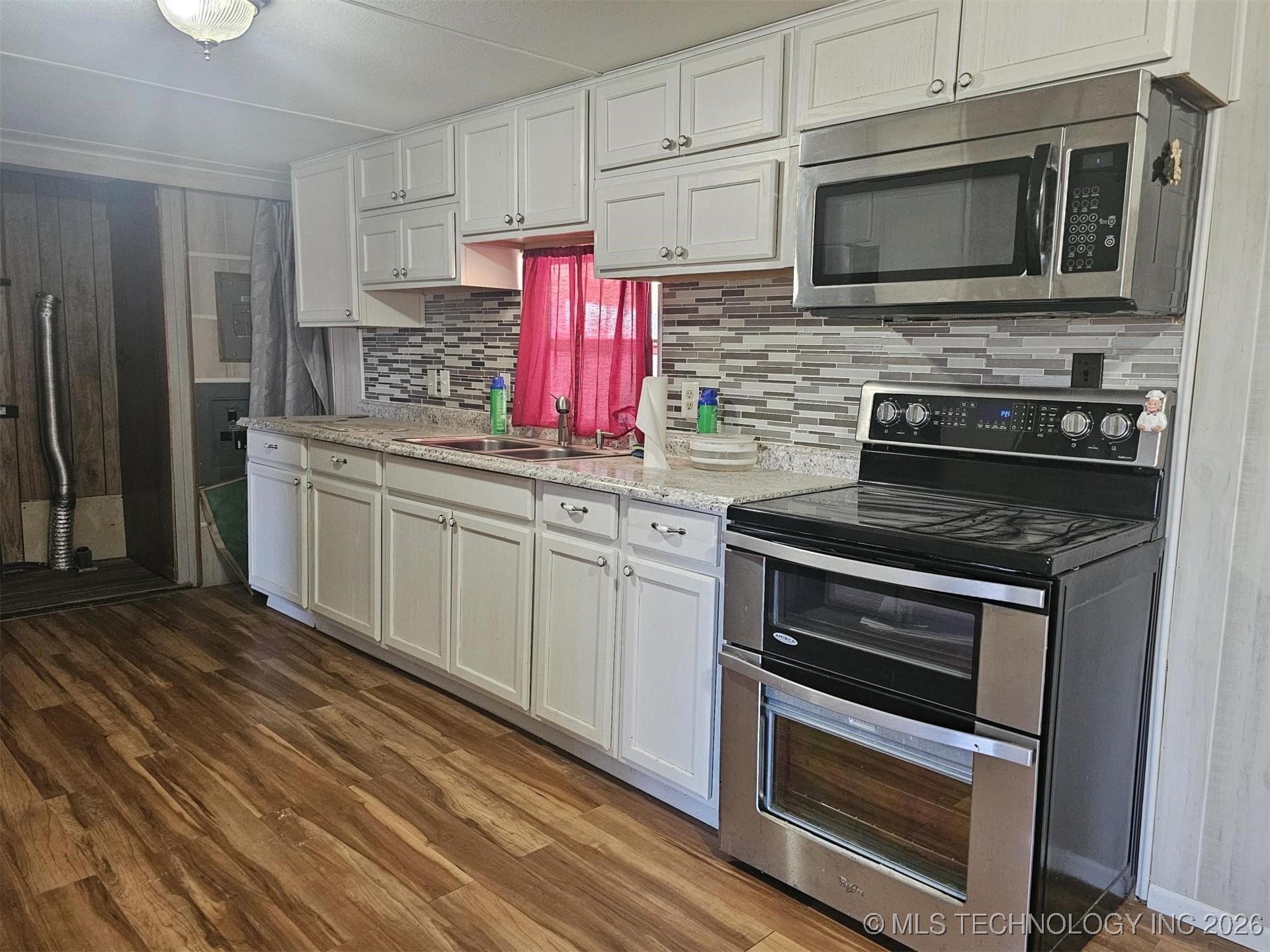 20601 Coffee Hollow Road Property Photo 4