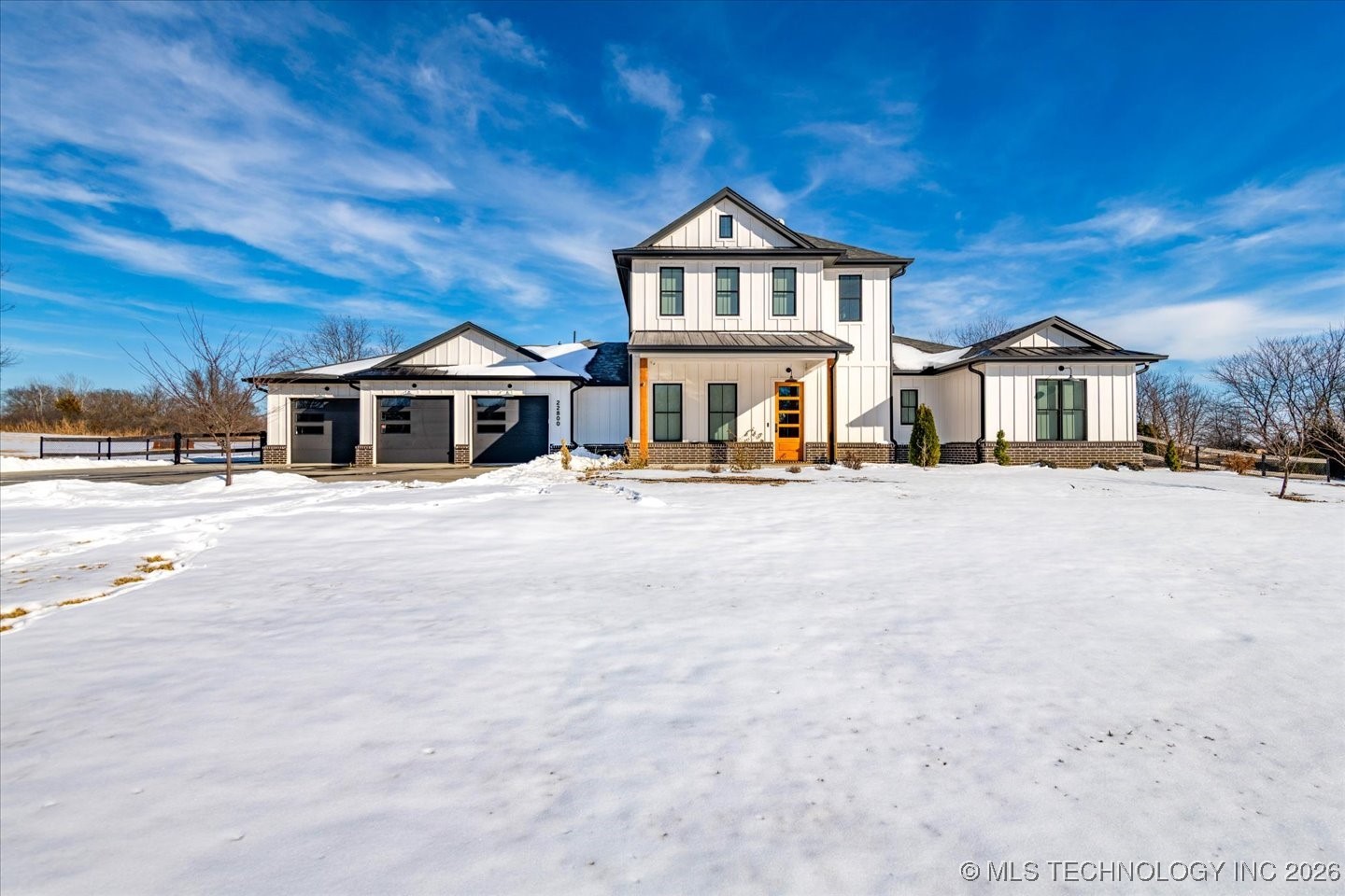 22800 N 3972 Drive Property Photo 2