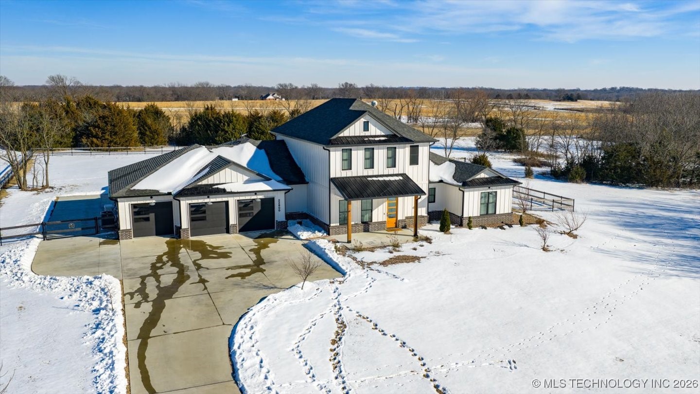 22800 N 3972 Drive Property Photo 3