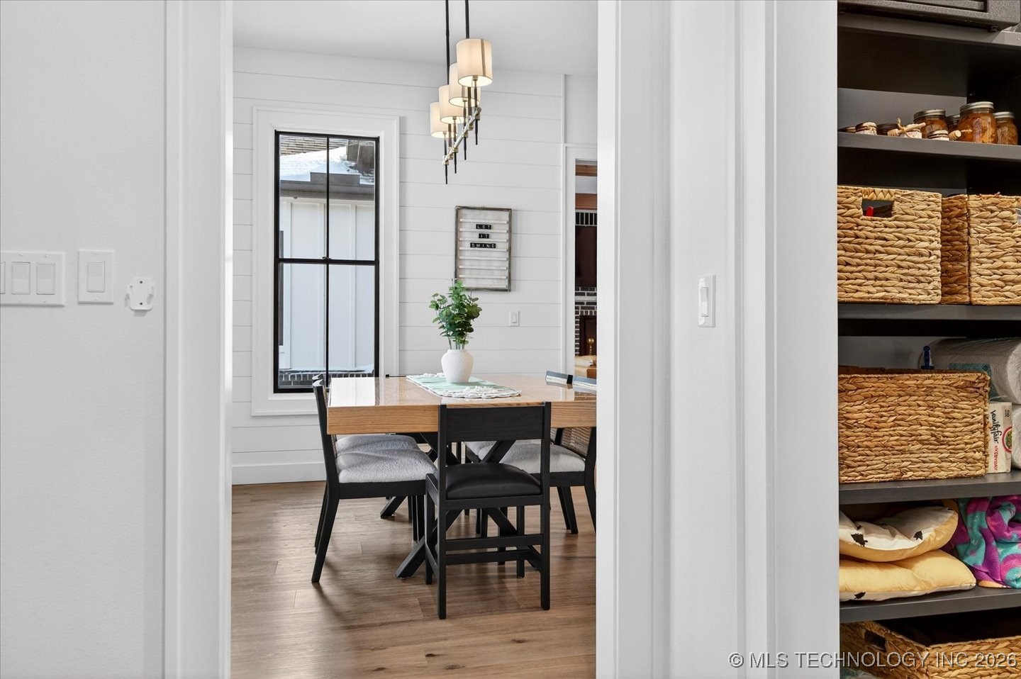 22800 N 3972 Drive Property Photo 27