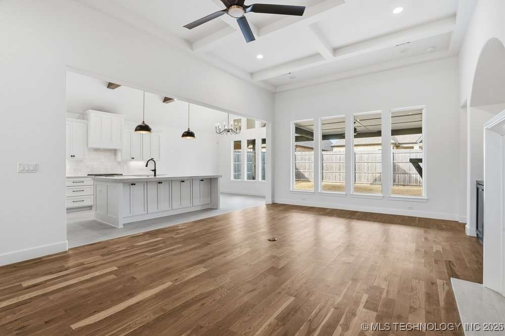 16805 E 43rd Street Property Photo 6