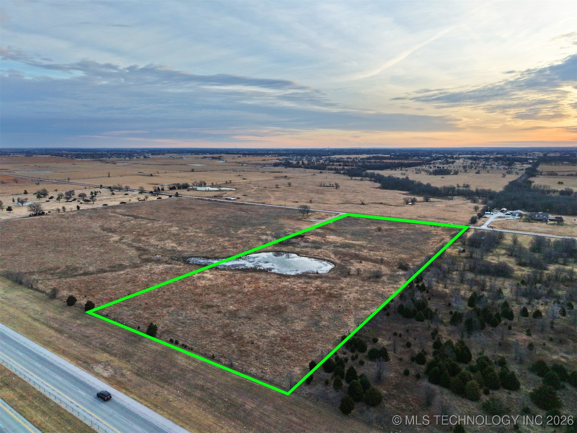 12110 N Yale Avenue Property Photo 2