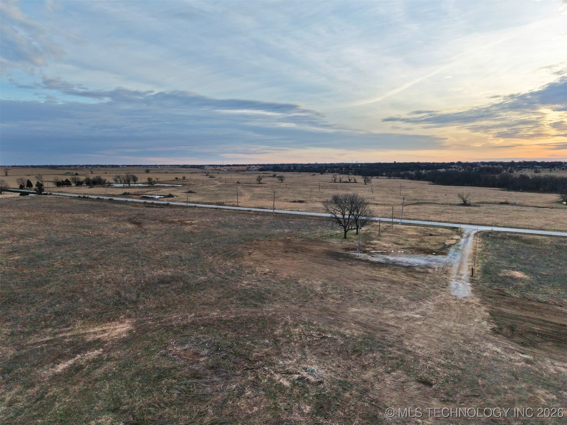 000 N Yale Avenue Property Photo 8