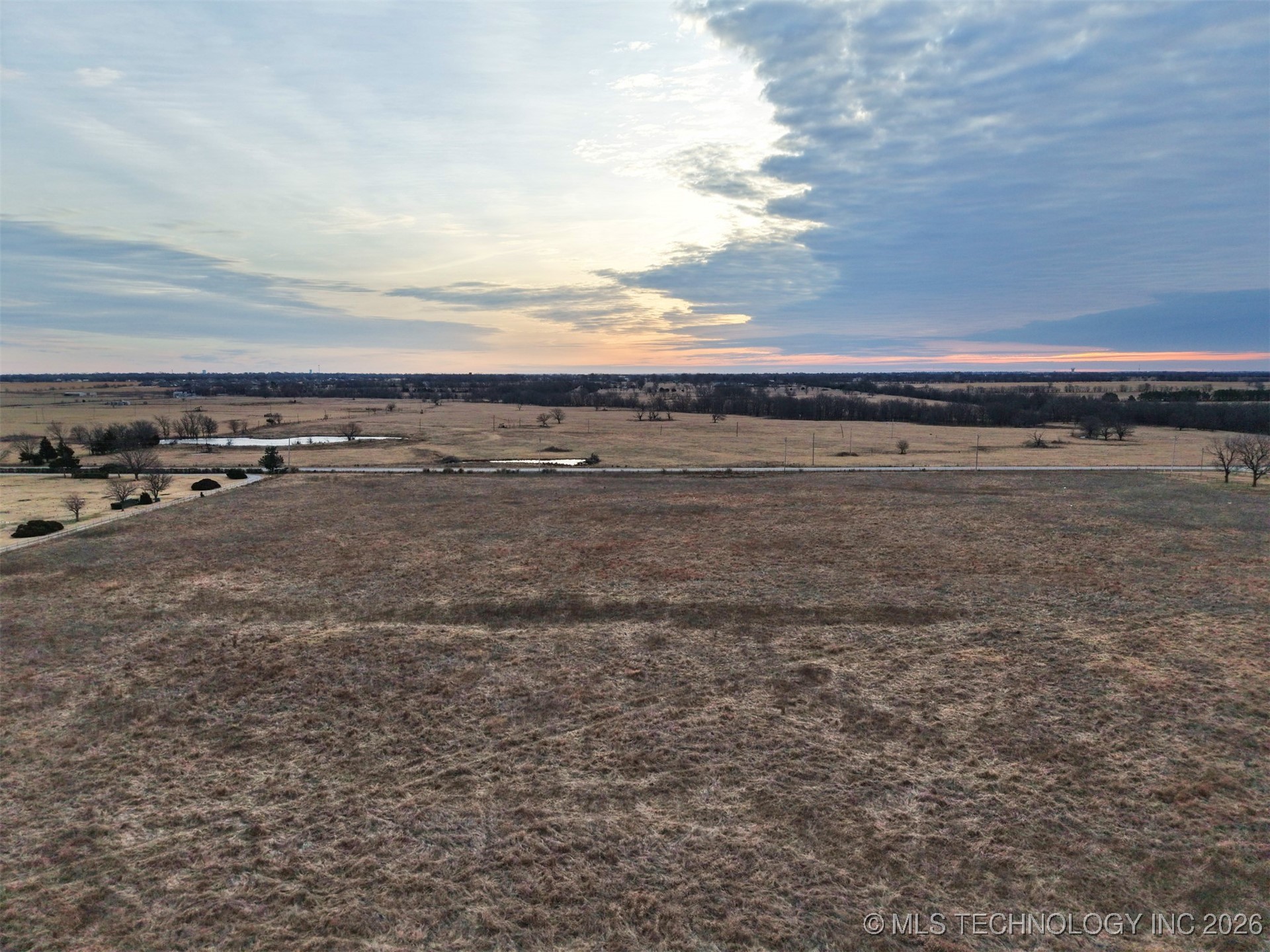 000 N Yale Avenue Property Photo 9