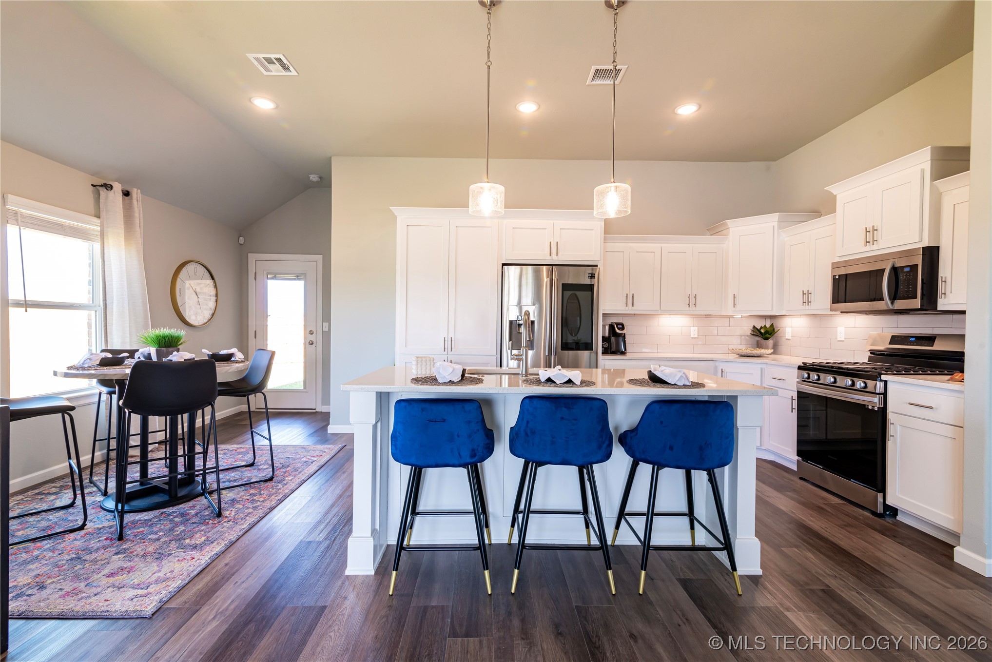 15203 E 40th Place S Property Photo 3