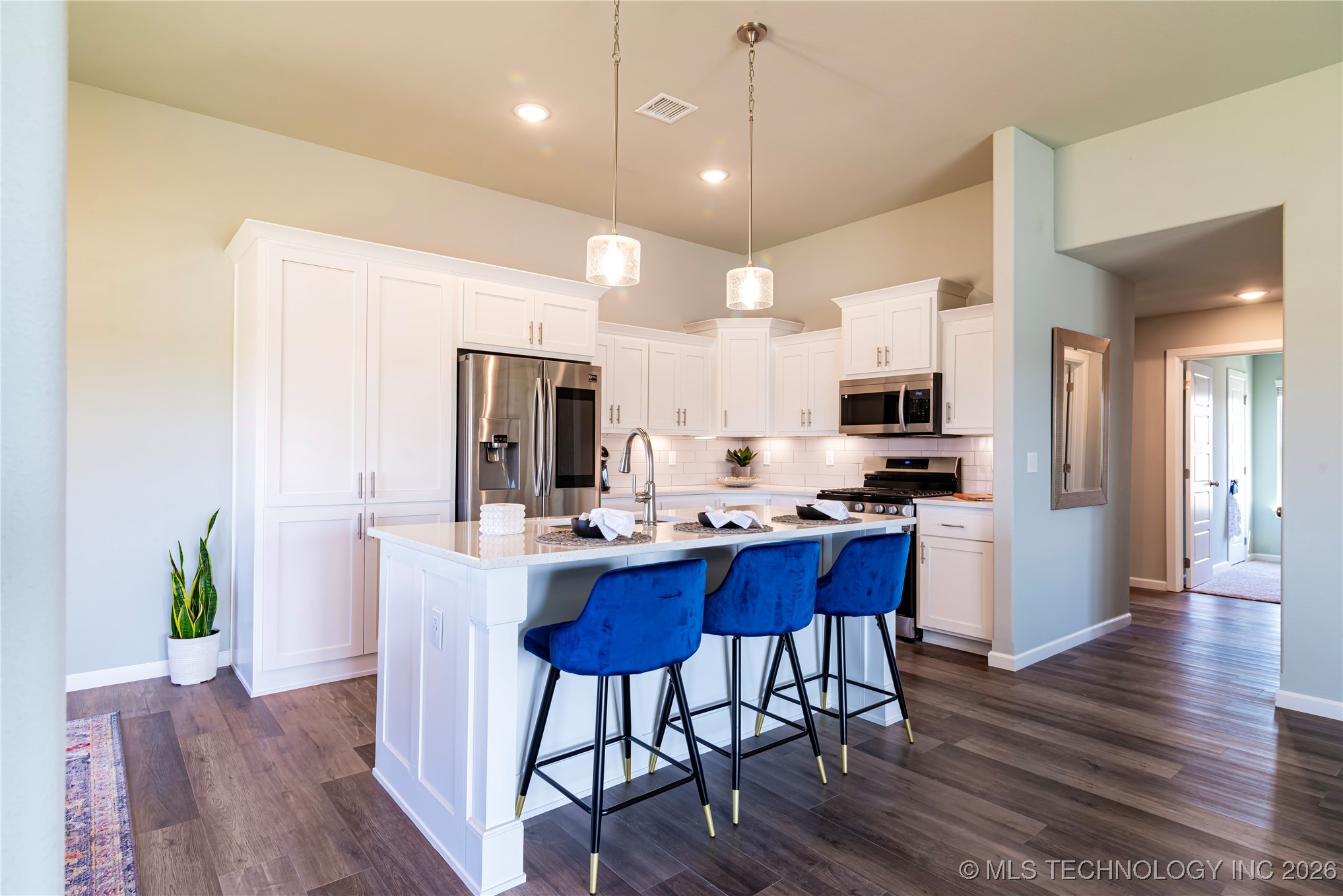 15203 E 40th Place S Property Photo 4