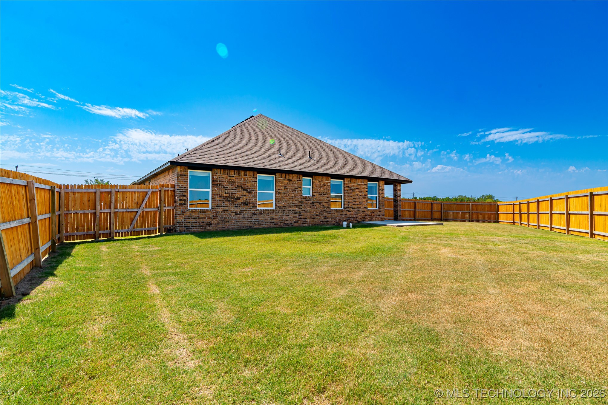 15203 E 40th Place S Property Photo 23