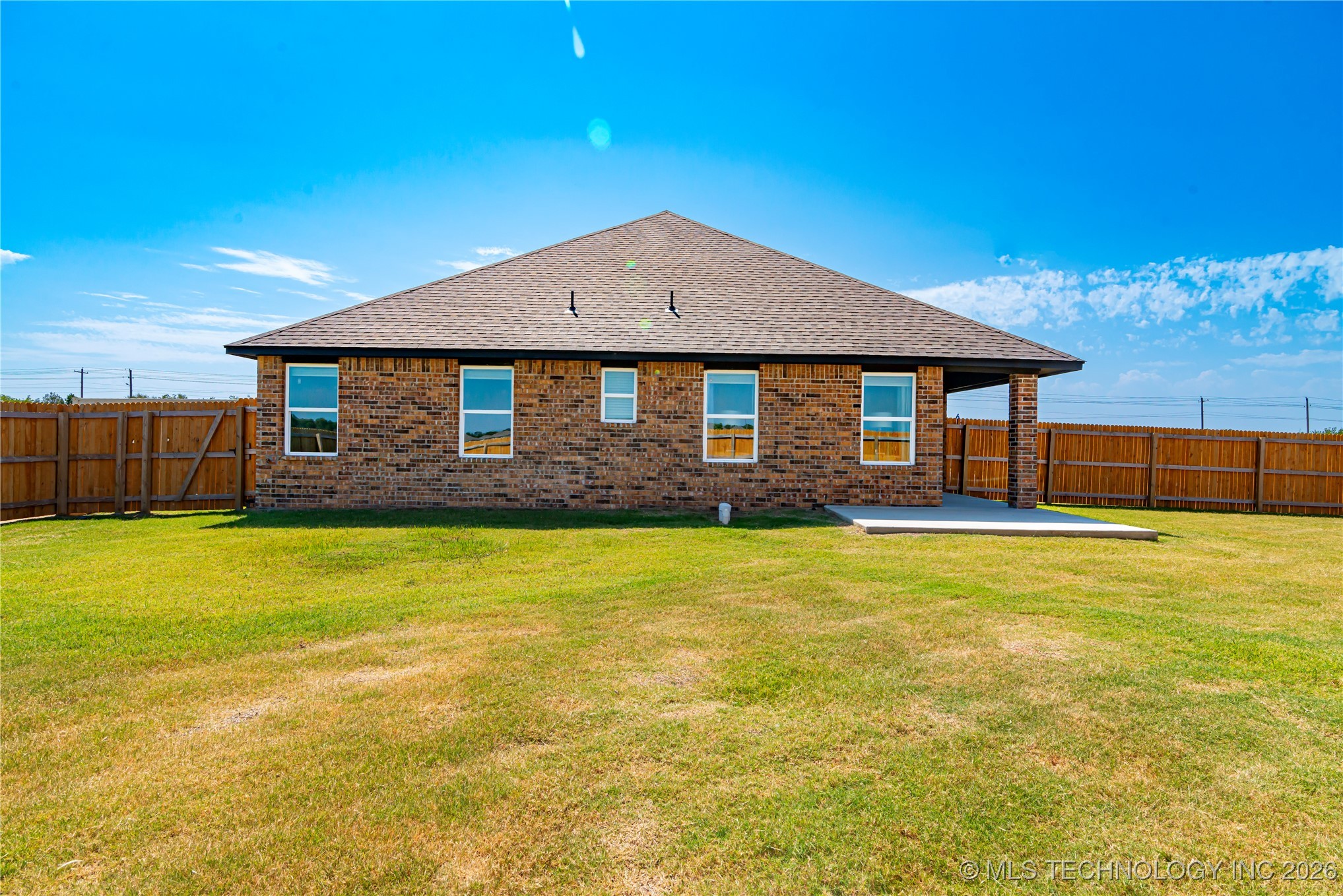 15203 E 40th Place S Property Photo 24