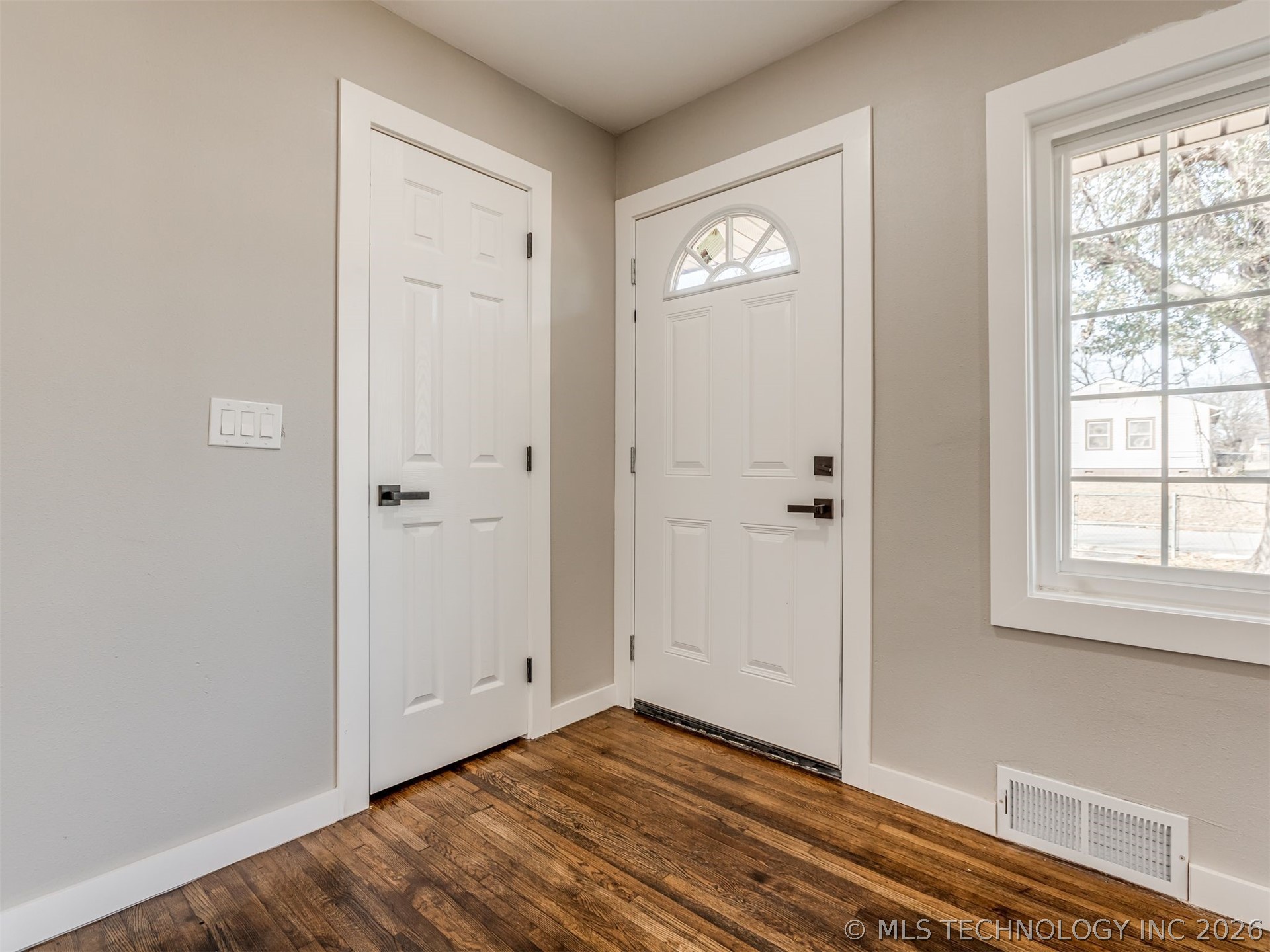 4303 N Frankfort Place Property Photo 8