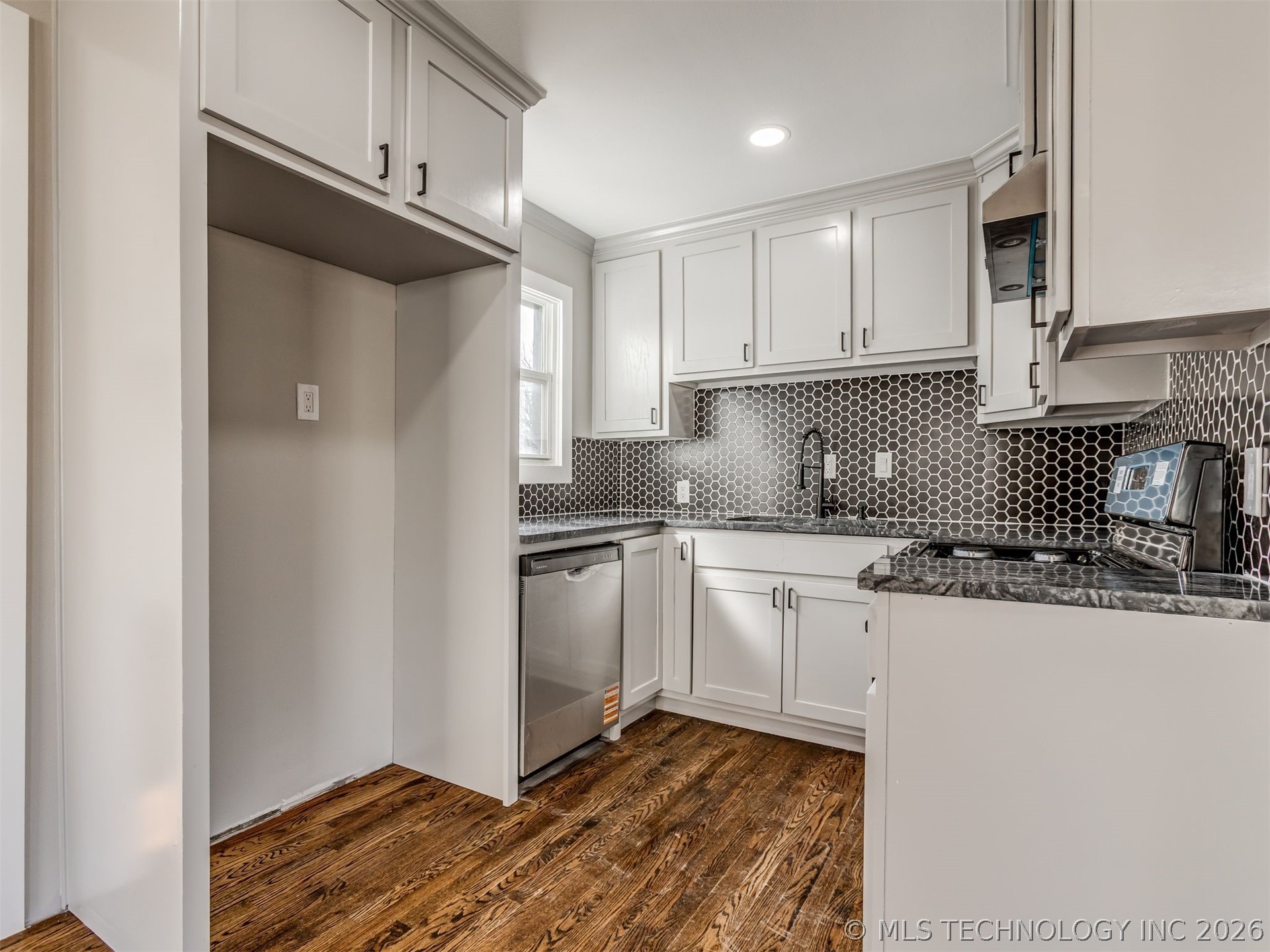 4303 N Frankfort Place Property Photo 13