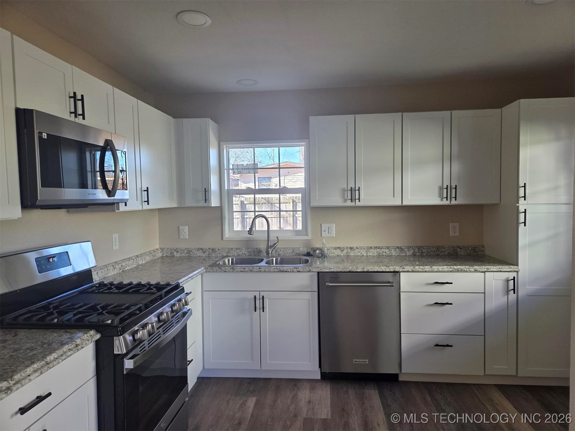 117 Mockingbird Lane Property Photo 5