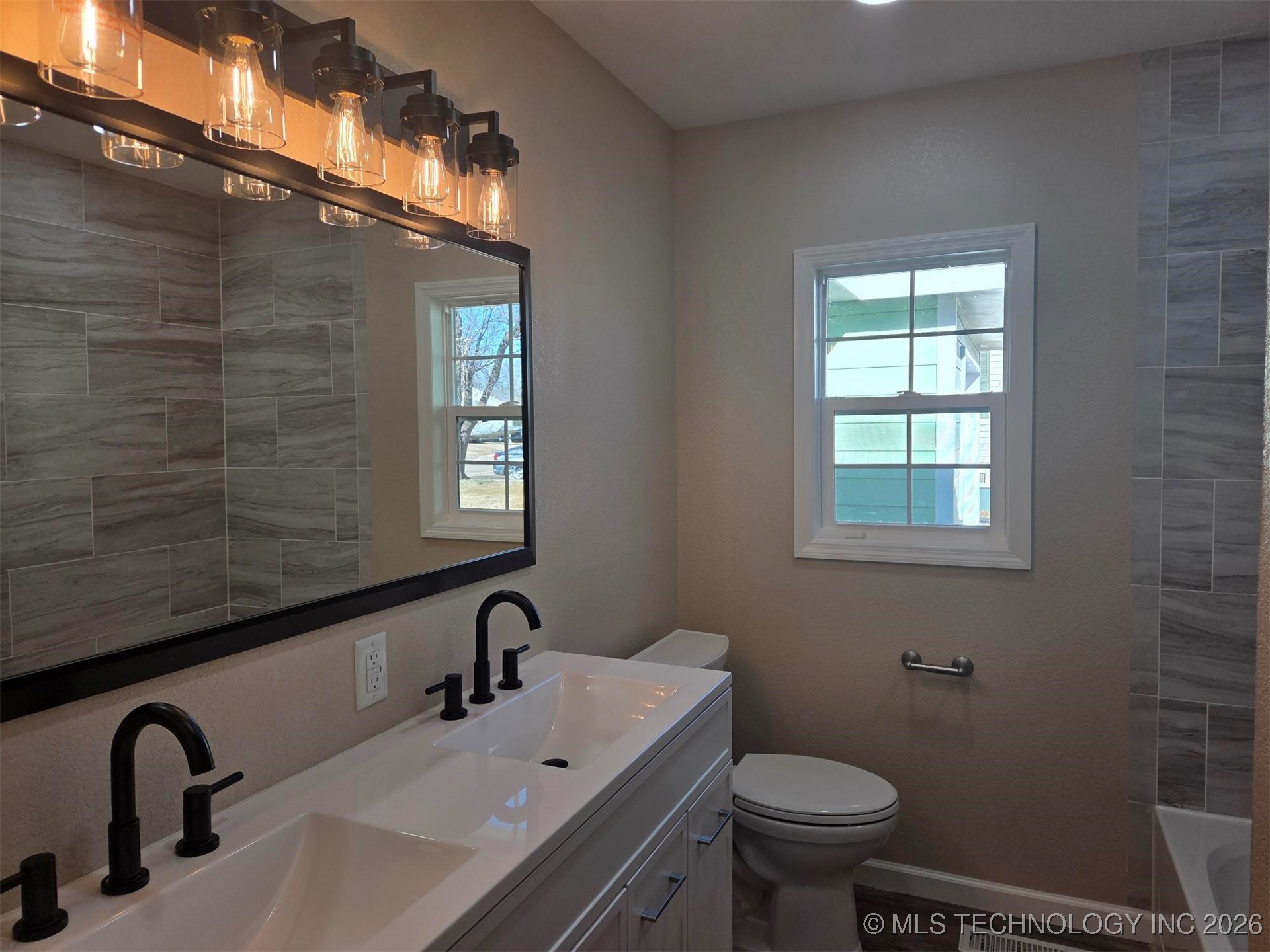 117 Mockingbird Lane Property Photo 9