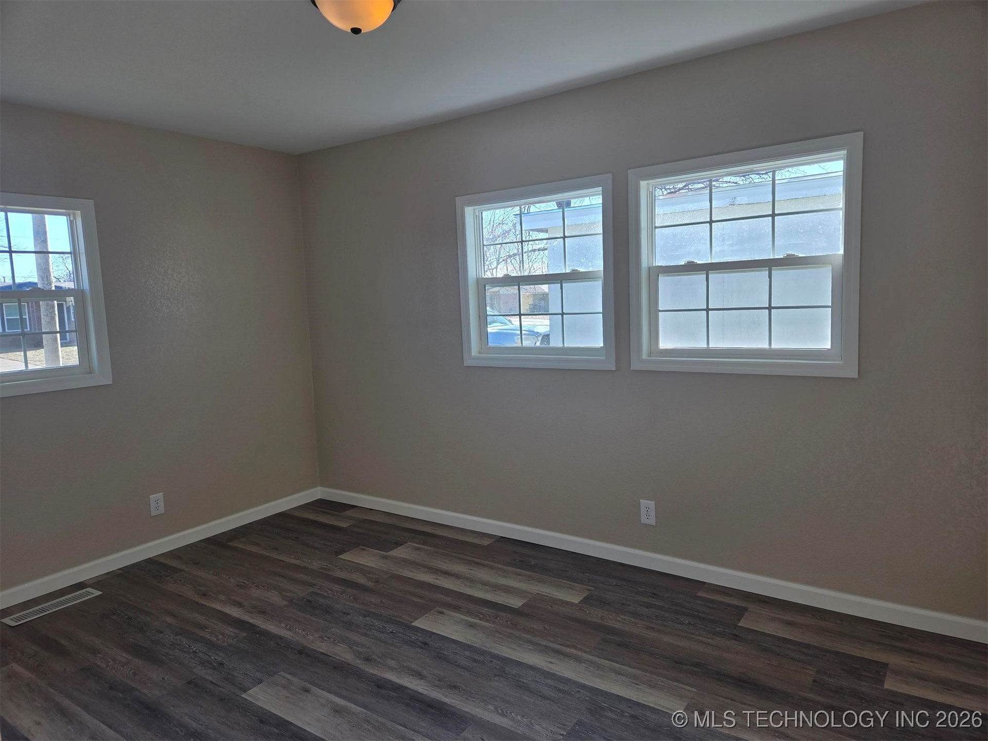 117 Mockingbird Lane Property Photo 11