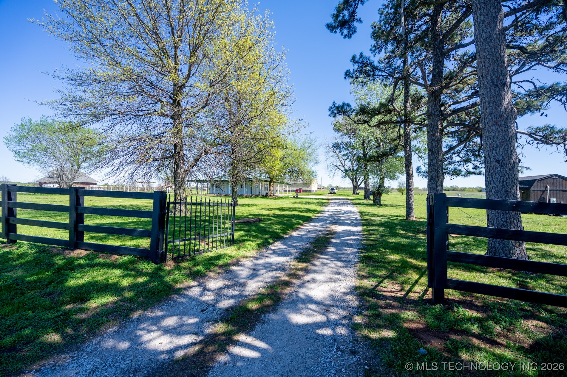 15400 S Highway 64 Property Photo 2