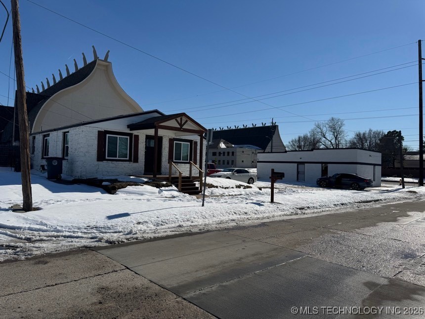 1001 E Pine Street Property Photo 2