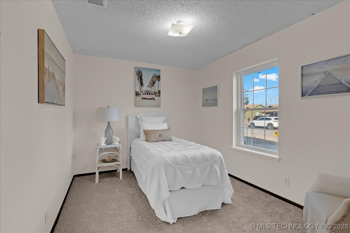 1122 E 144th Place Property Photo 9