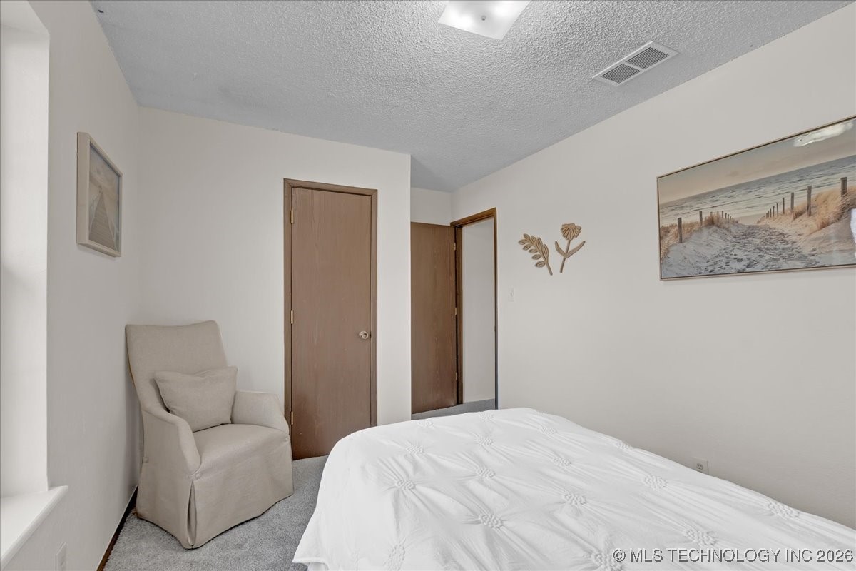 1122 E 144th Place Property Photo 10
