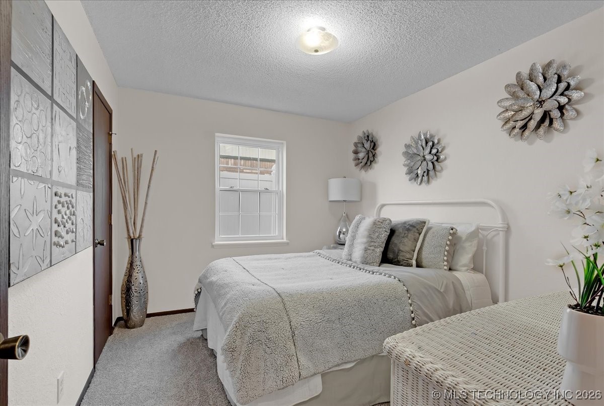 1122 E 144th Place Property Photo 11