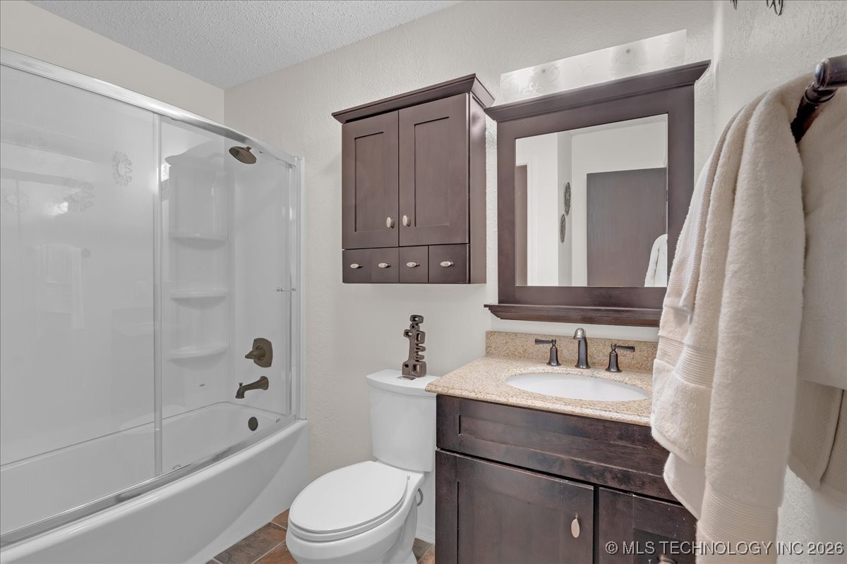 1122 E 144th Place Property Photo 15