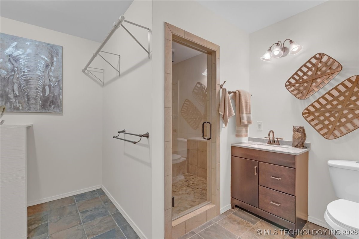 1122 E 144th Place Property Photo 16