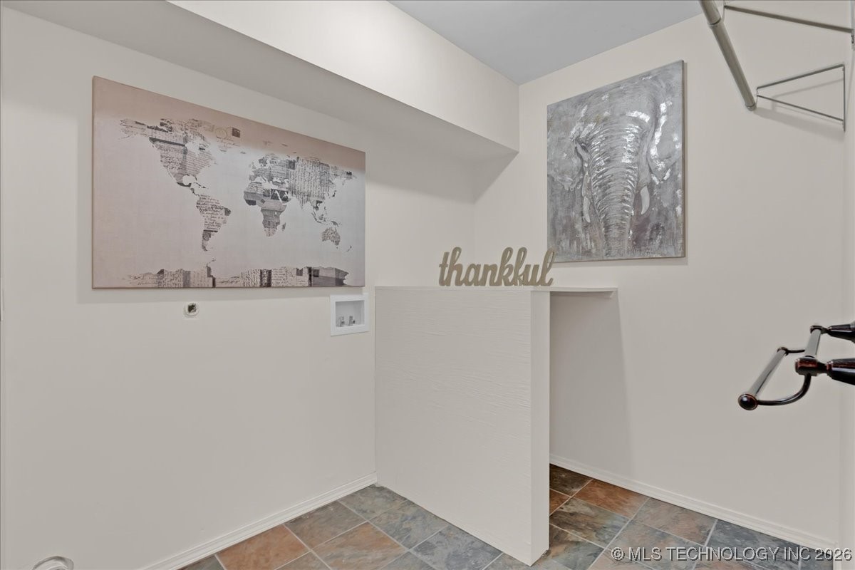 1122 E 144th Place Property Photo 18