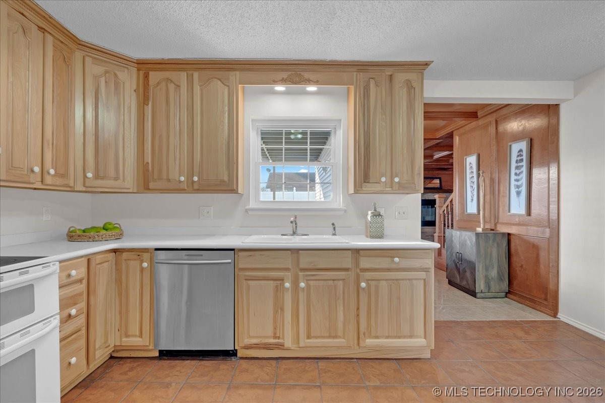 1122 E 144th Place Property Photo 26