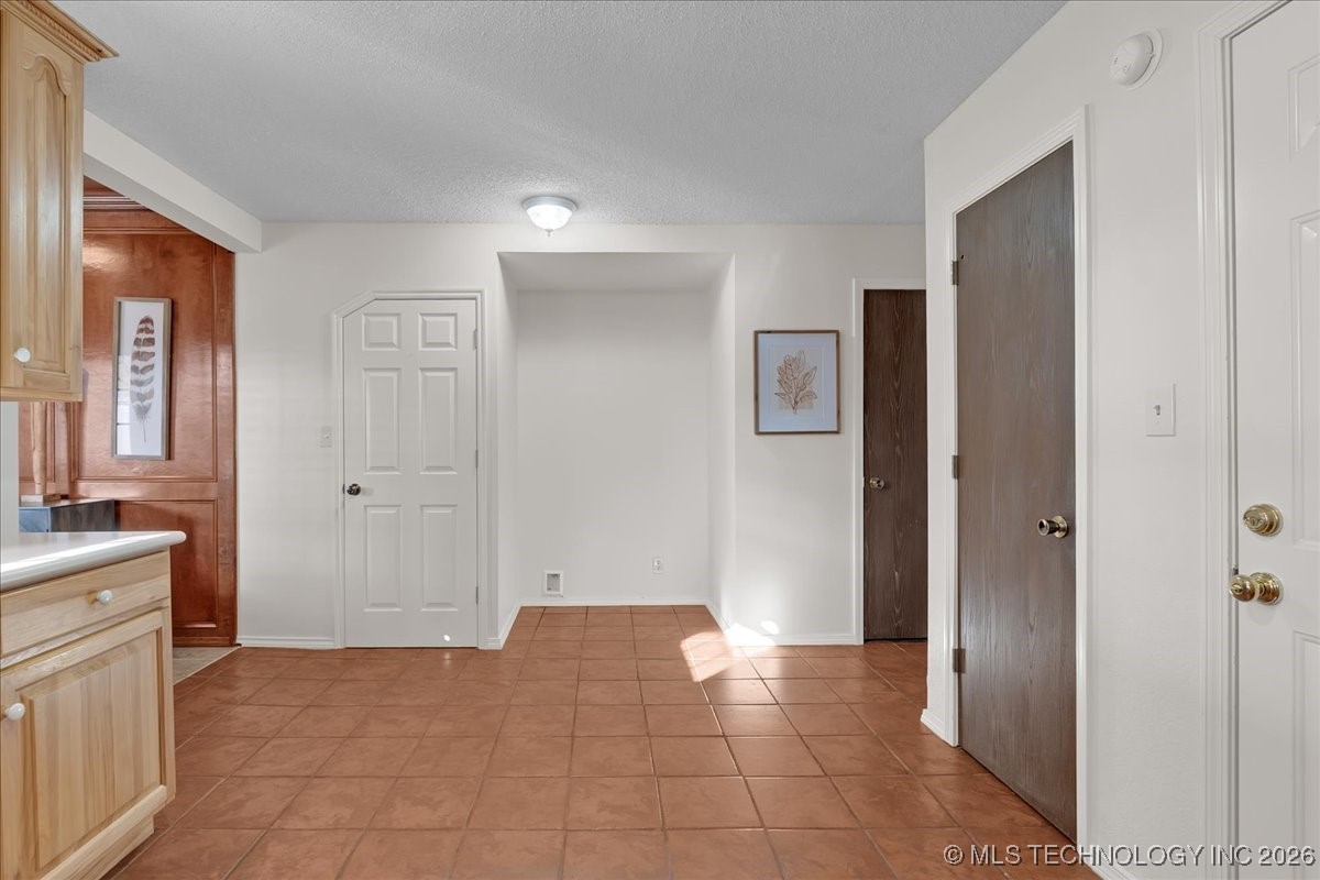 1122 E 144th Place Property Photo 28