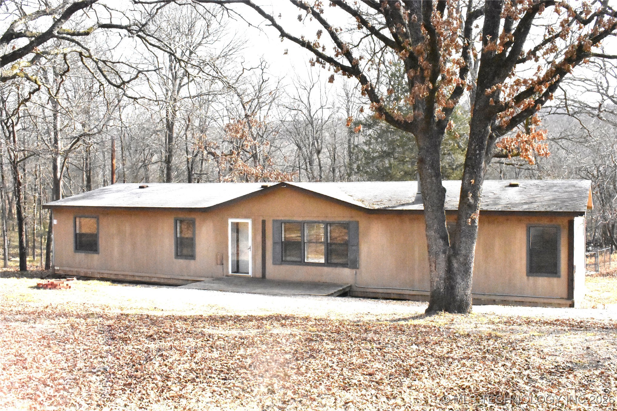 18998 W Woodhaven Drive Property Photo 1