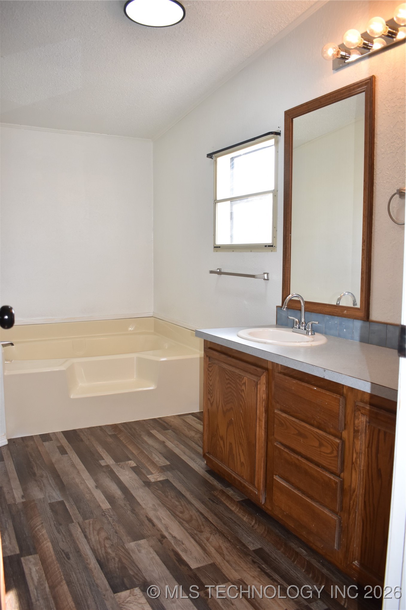 18998 W Woodhaven Drive Property Photo 18