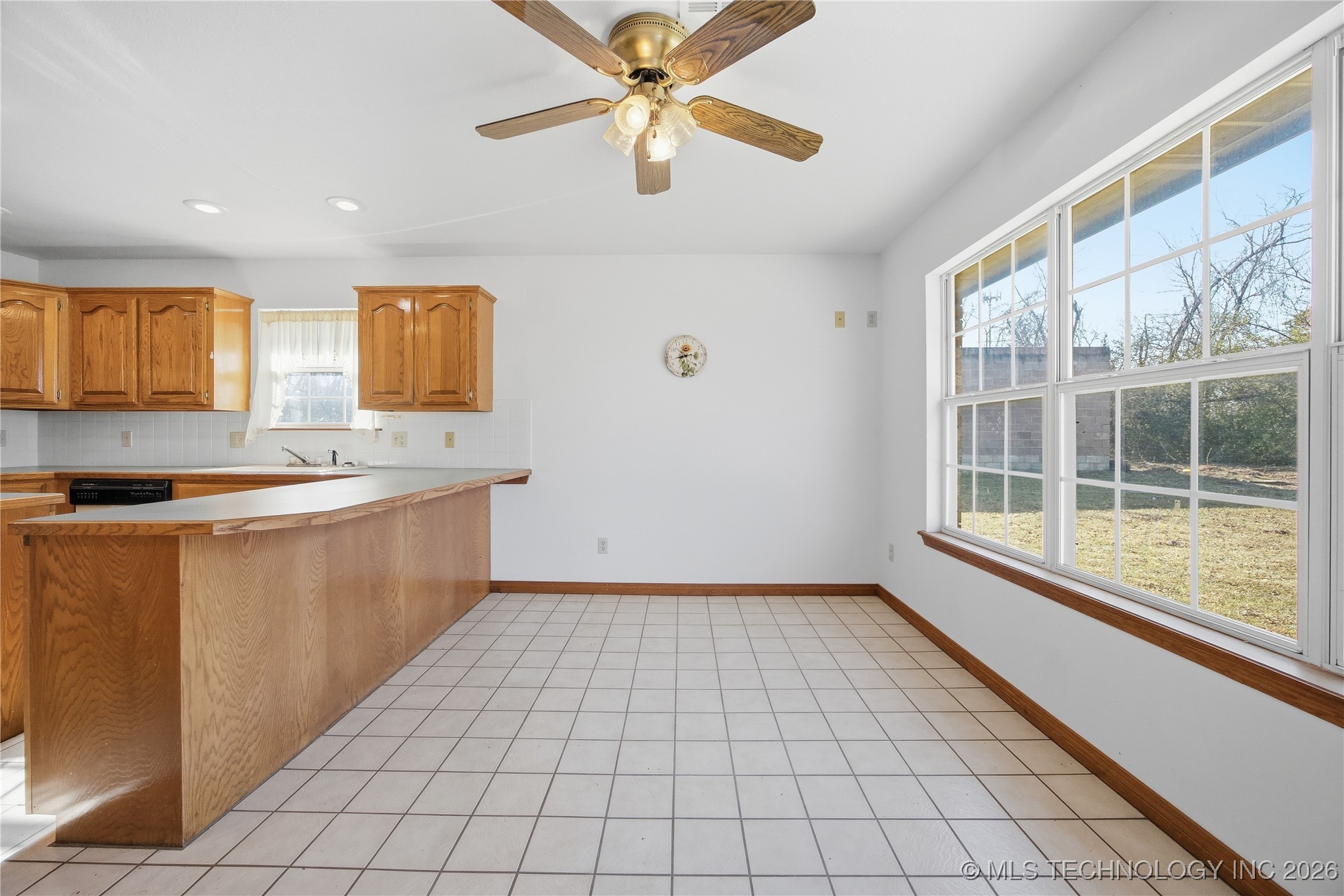 15315 N 247th Road Property Photo 4