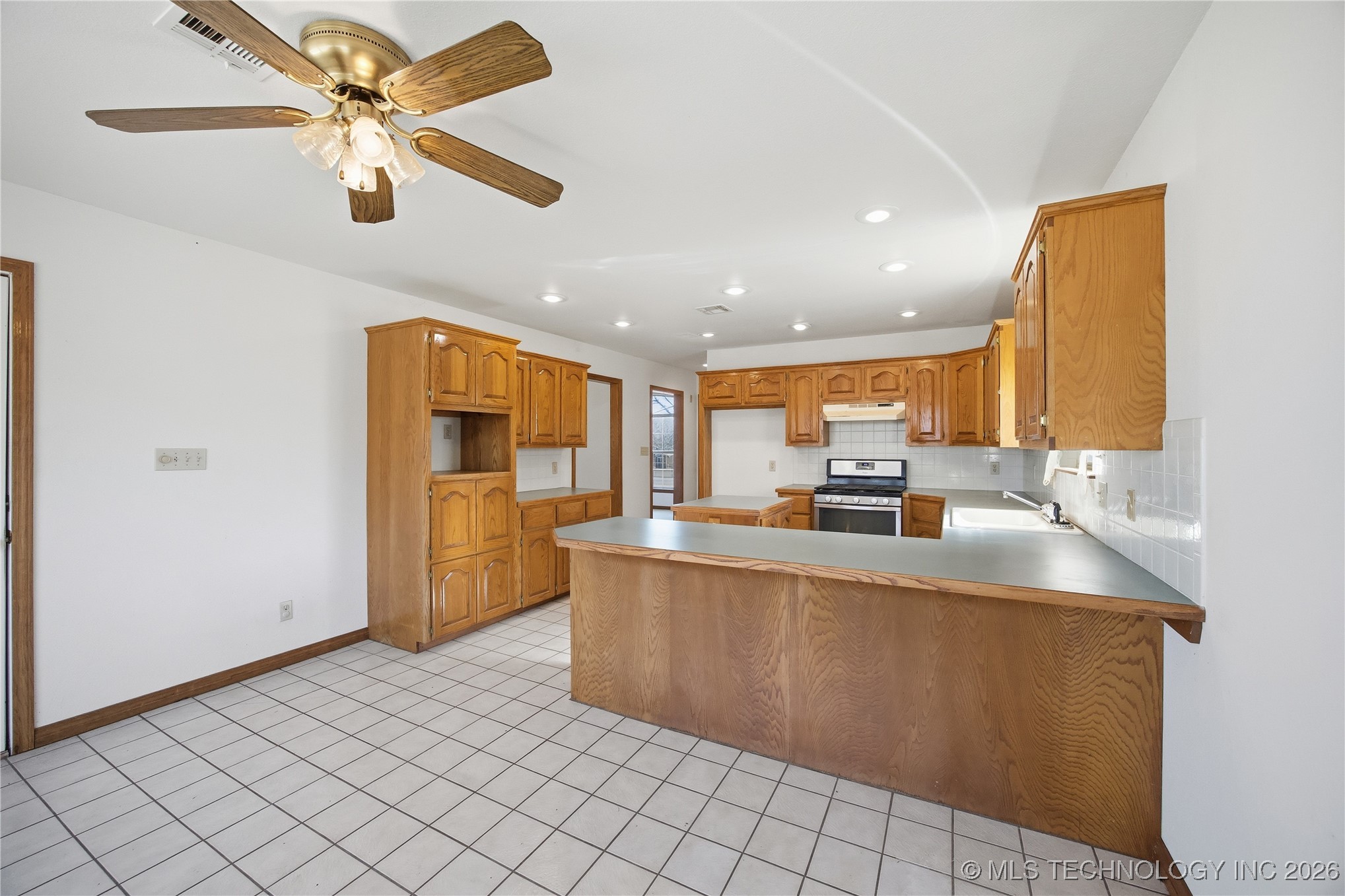 15315 N 247th Road Property Photo 5