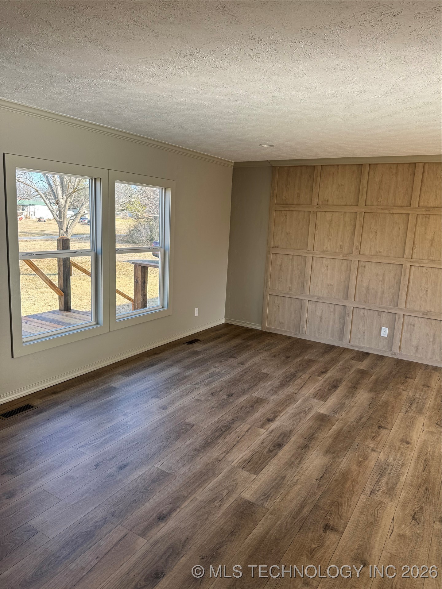 5501 E 81st Street N Property Photo 7