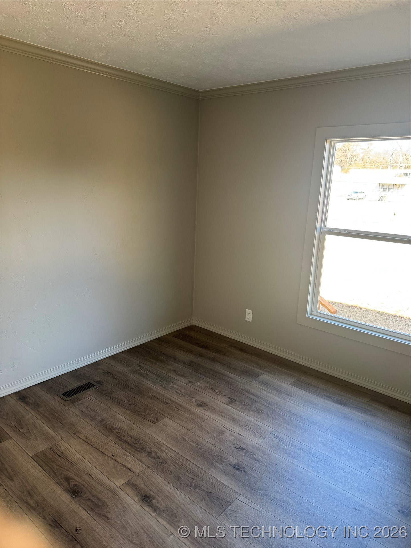 5501 E 81st Street N Property Photo 13