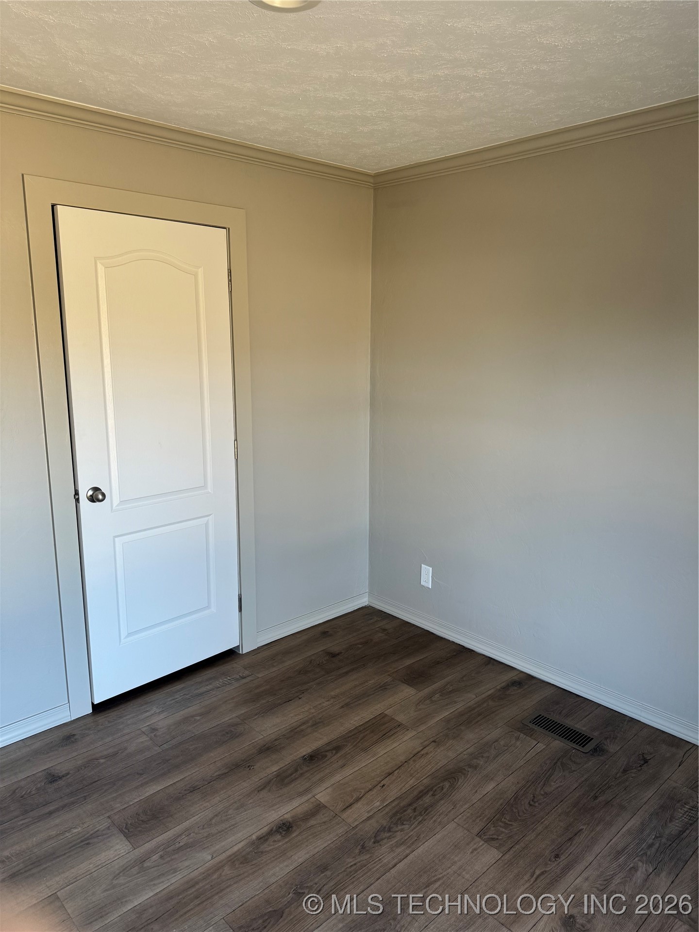 5501 E 81st Street N Property Photo 14