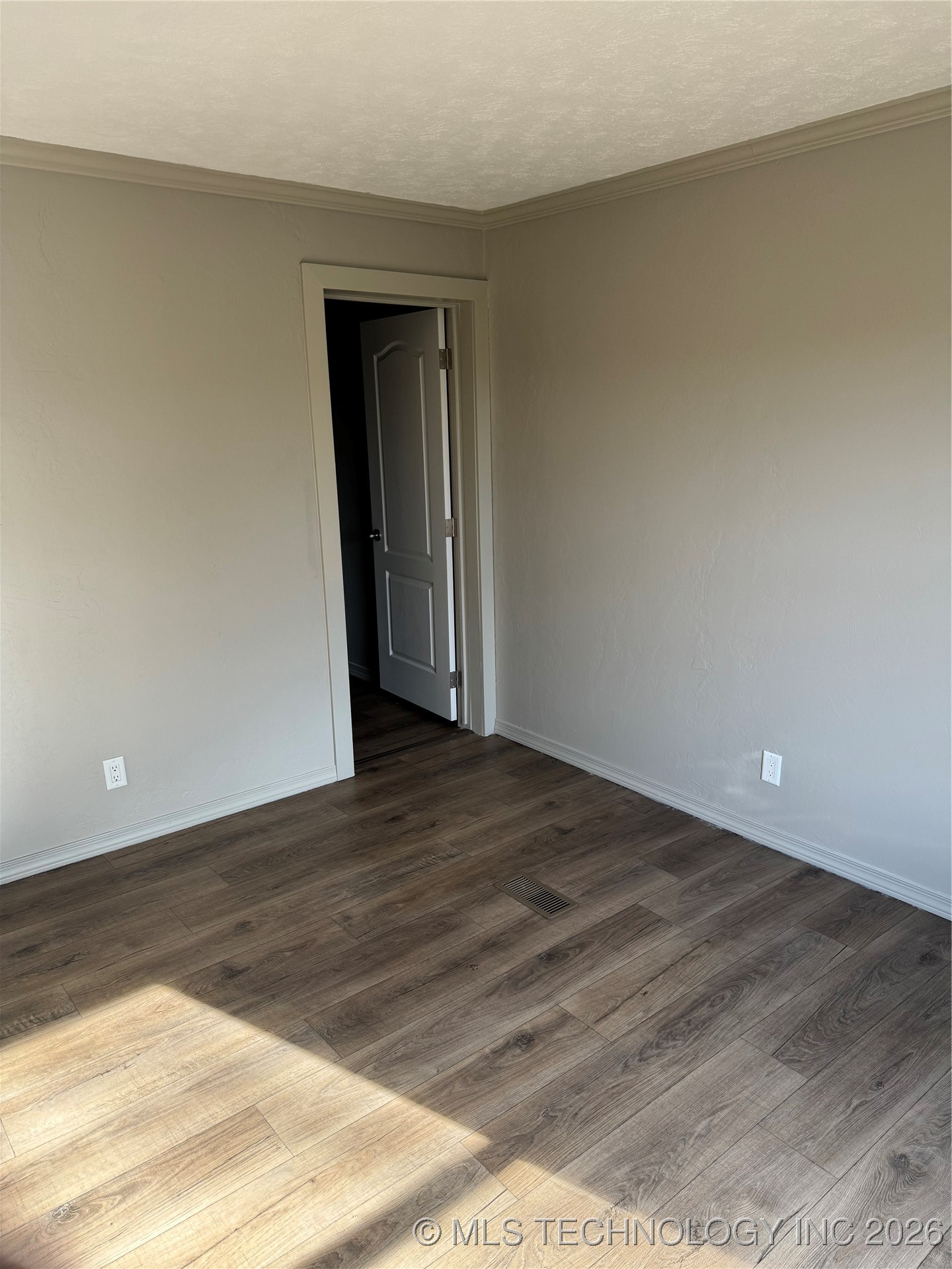 5501 E 81st Street N Property Photo 16