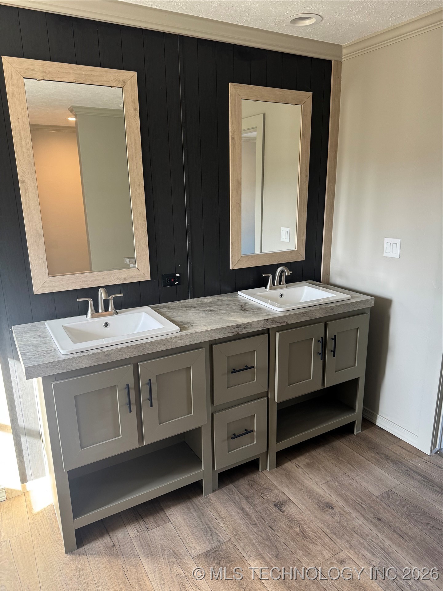 5501 E 81st Street N Property Photo 21