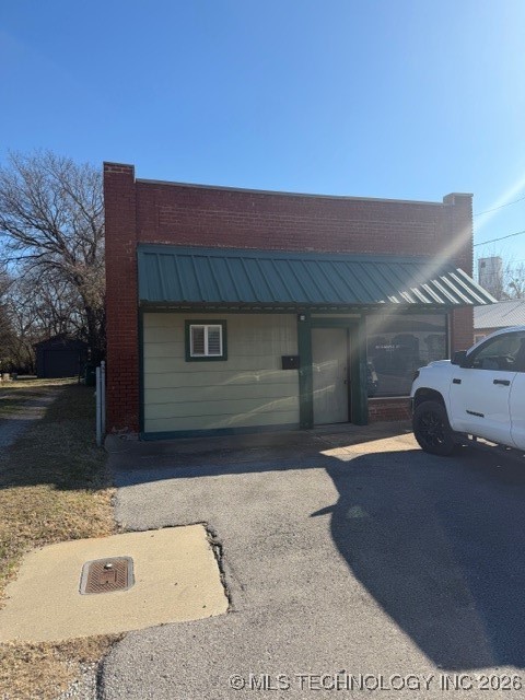 515 S Maple Street Property Photo 2