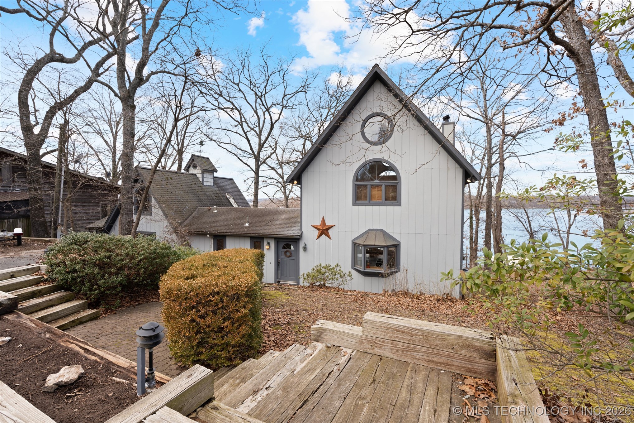 25541 S 676 Road Property Photo 1