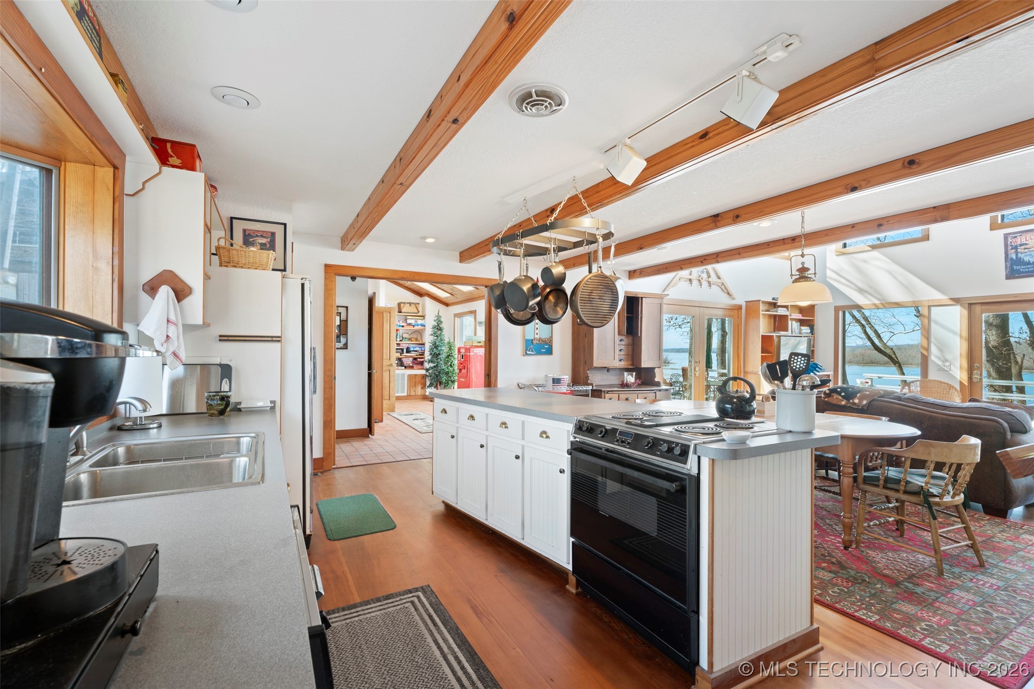 25541 S 676 Road Property Photo 5