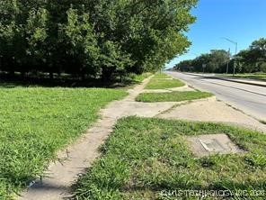 1016 N Wood Drive Property Photo 2