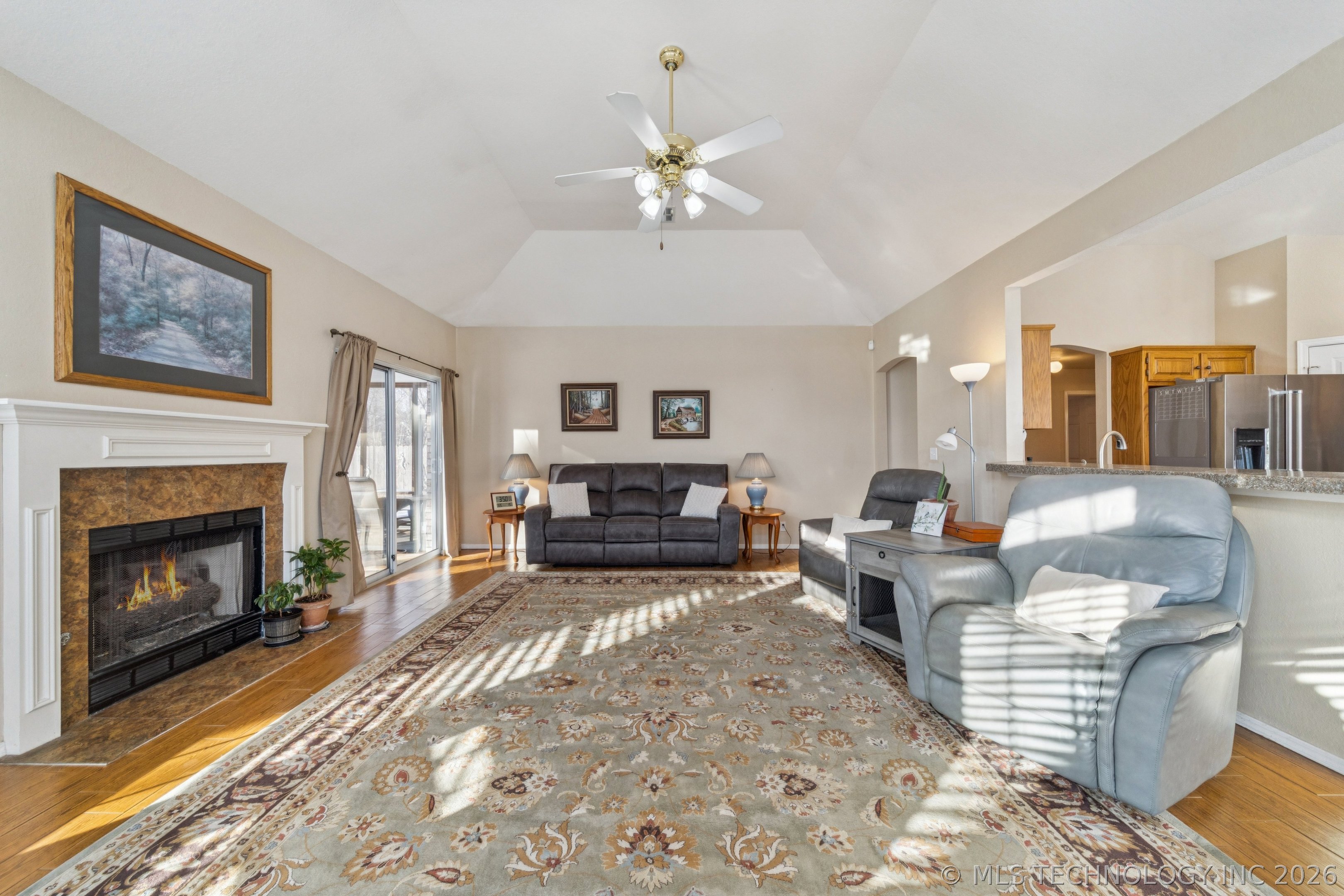 8108 S Juniper Avenue Property Photo 14