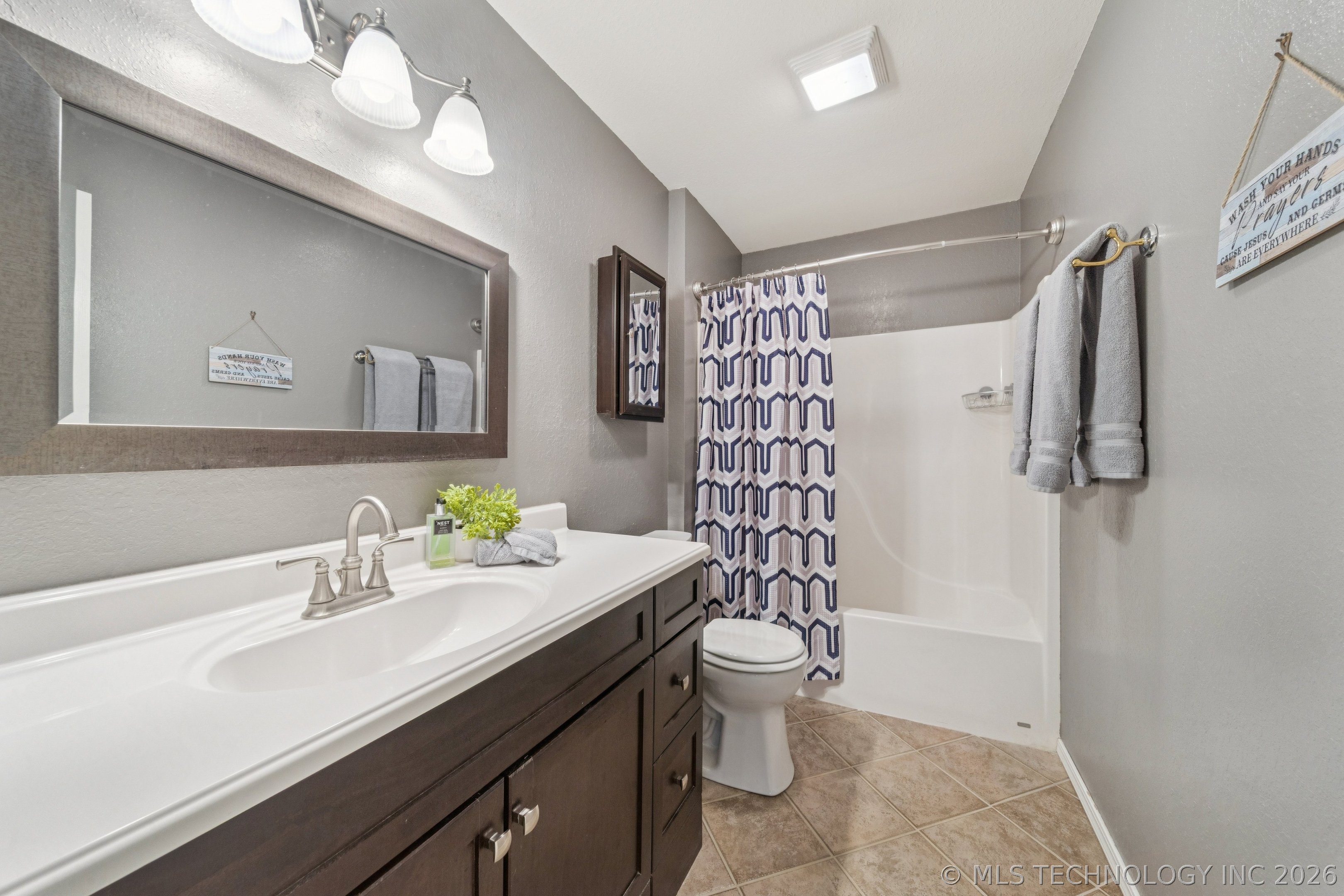 8108 S Juniper Avenue Property Photo 24